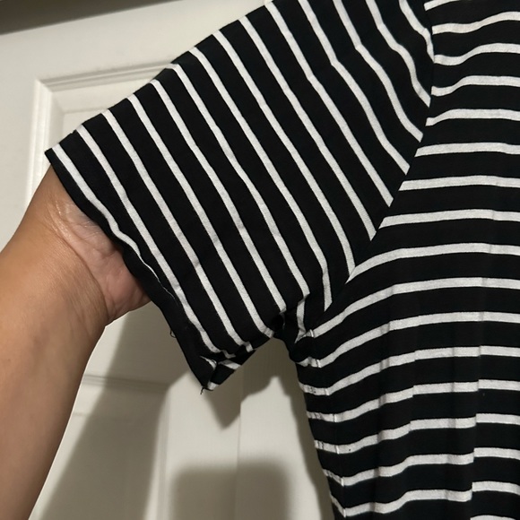 Black and white striped shirt - Picture 3 of 4